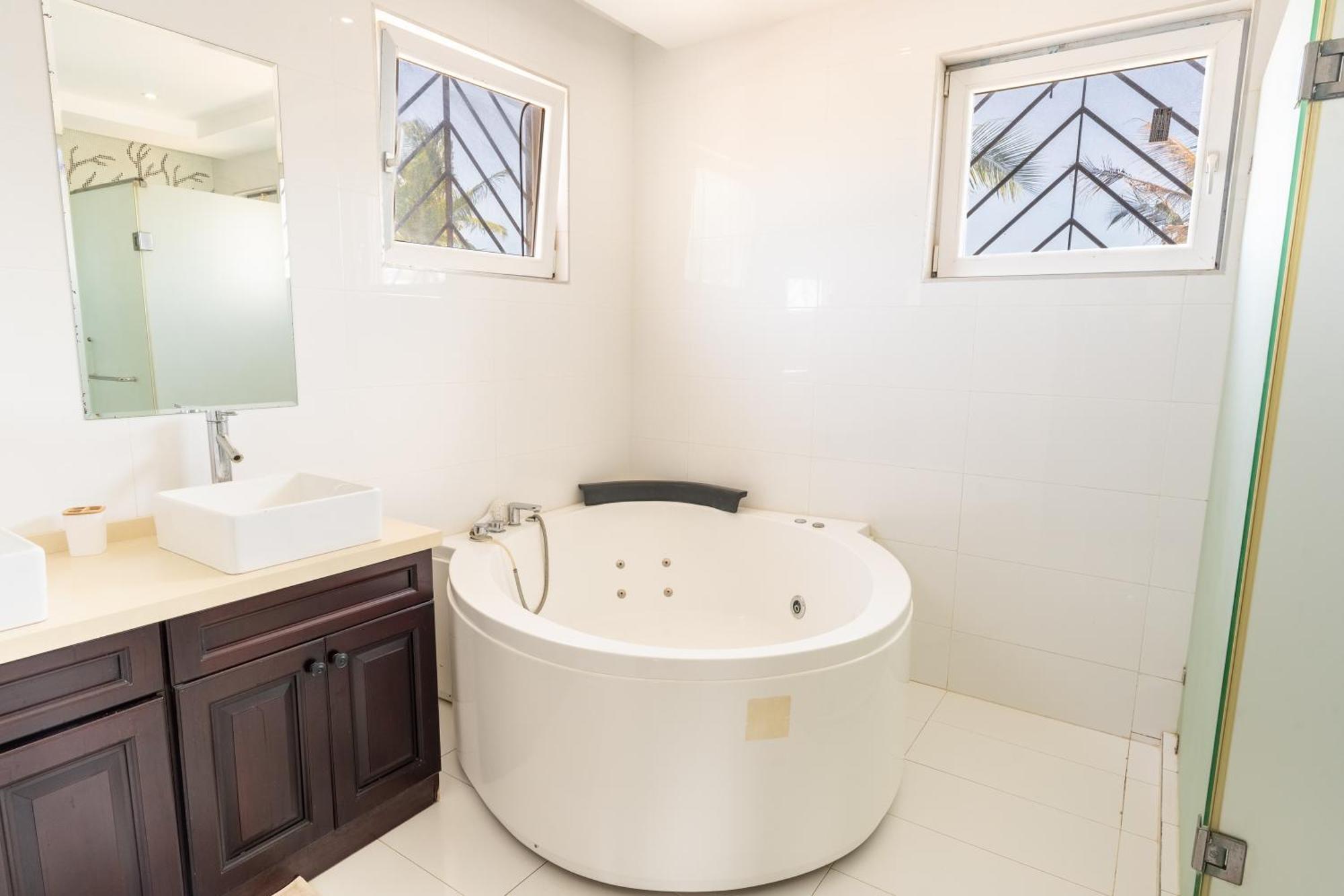 Queens Chateau Boutique Villa Diani Beach Ngoại thất bức ảnh